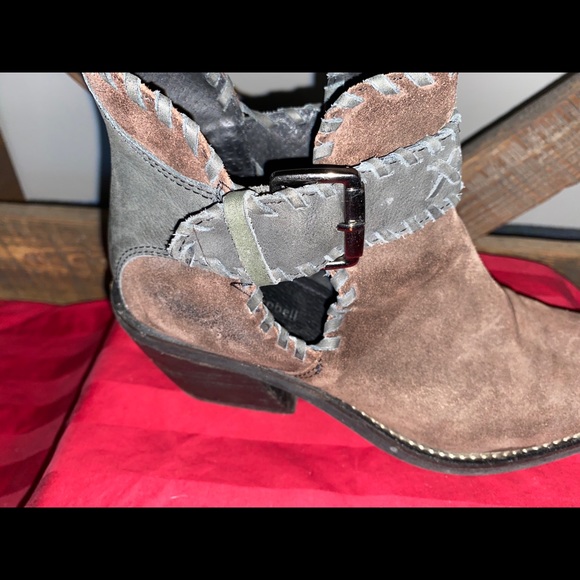 Adorable Jeffrey Campbell leather boots!! - Picture 3 of 6